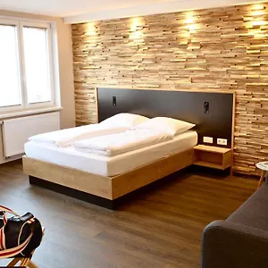 Five 3*, Nürnberg Tyskland